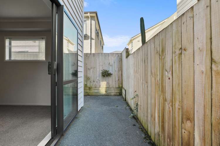 1/16 Jones Crescent Melville_16