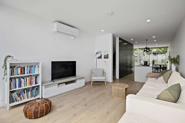 Big, Bright & Breezy