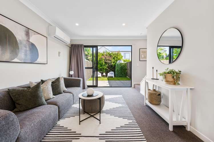 65 Glidepath Road Hobsonville_12