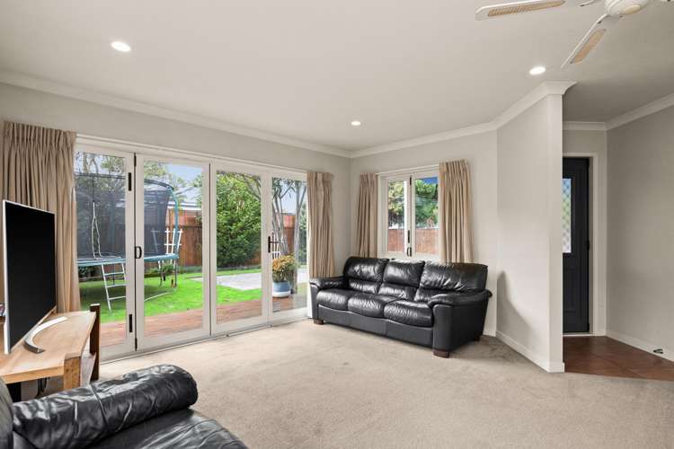 810a Cook Place Raureka_7