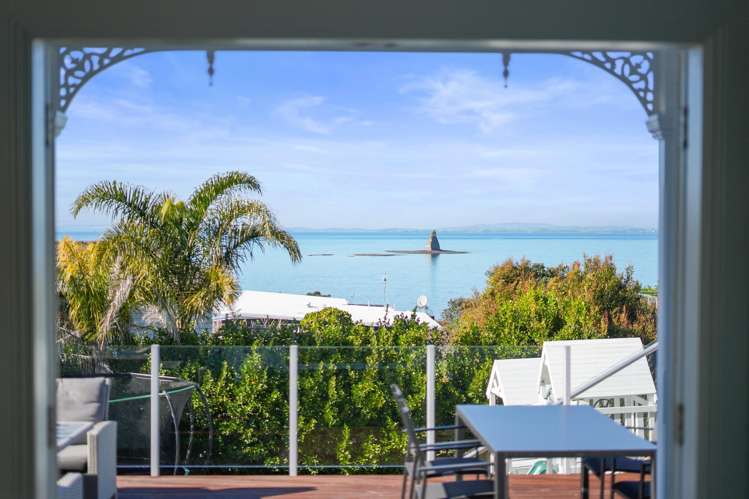 1047 Whangaparaoa  Road Tindalls Beach_28