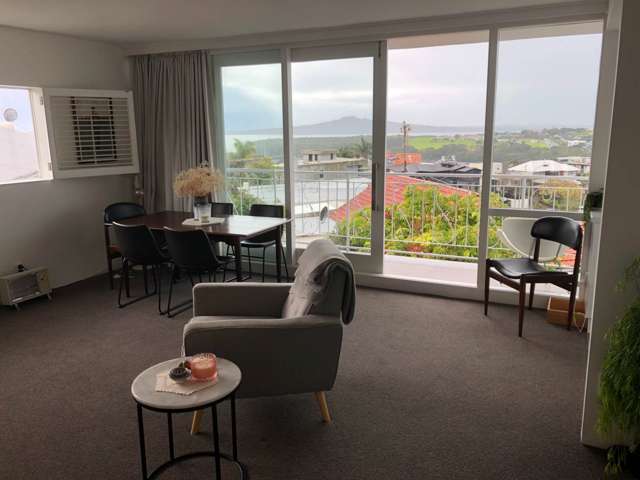 Iconic Paora Apartment - Views Spectacular