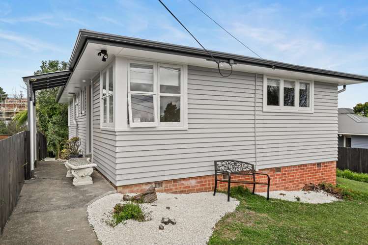 30 Sylvan Crescent Te Atatu South_21