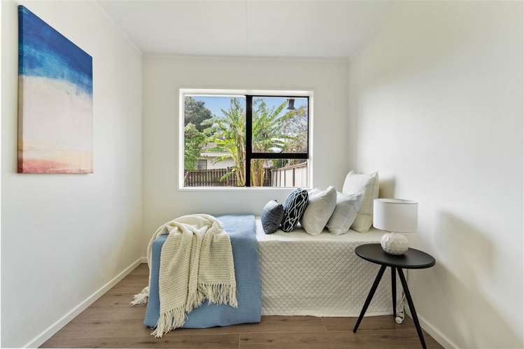 1/12 Frobisher Way Clendon Park_13