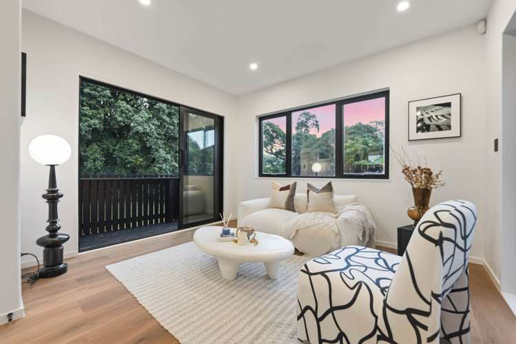 13 Torino Street Pt England_17