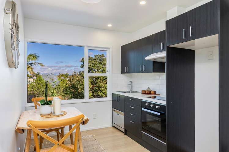 4/28 Willcott Street Mount Albert_2