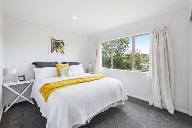 19b Landow Place (off Parrs Cross Road) Henderson_16