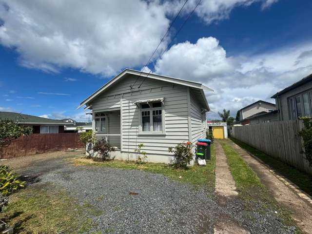 ORIGINAL 2 BEDROOM STAND ALONE IN BLOCKHOUSE B...