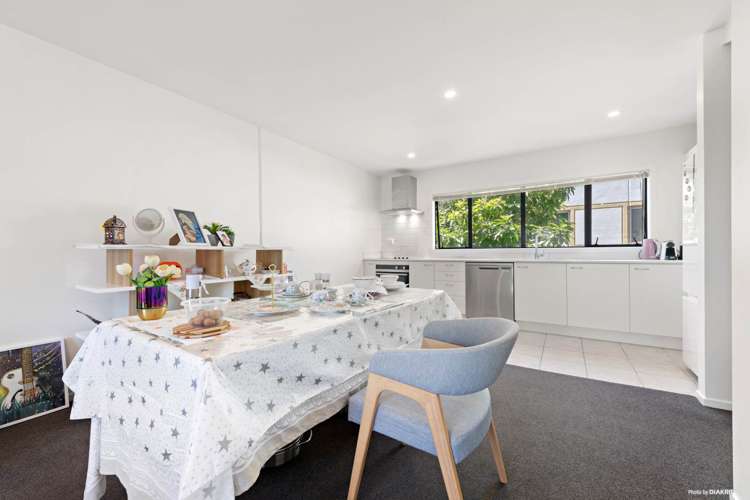 18/6 Ambrico Place New Lynn_9