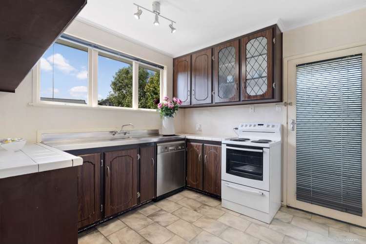 63 Royal View Road Te Atatu South_12