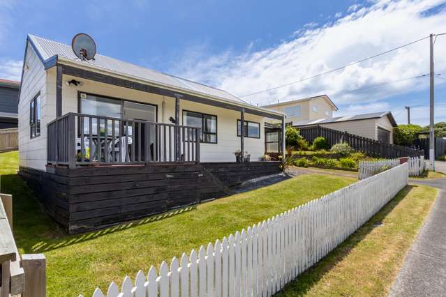 17a Moana Street Otaki Beach_2