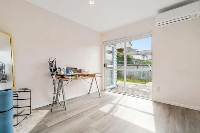 2/8 Freeland Avenue Mount Roskill_3