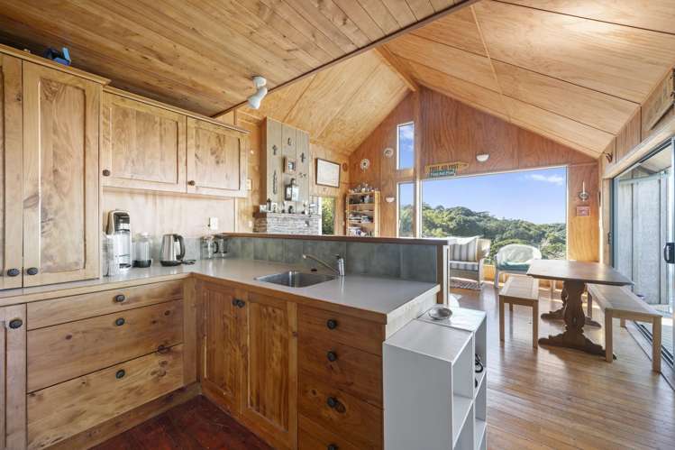 16 South Pacific Road Rakino Island_15