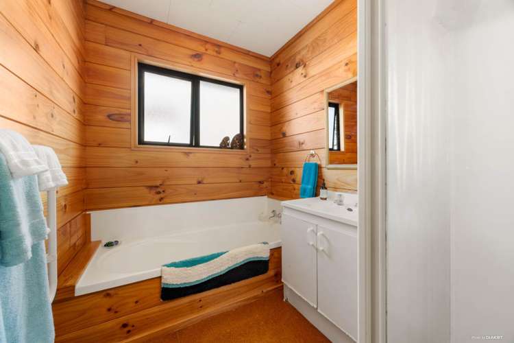 8A Matai Road Stanmore Bay_9