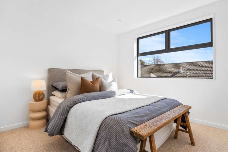 2/17 Hewitts Road Merivale_9