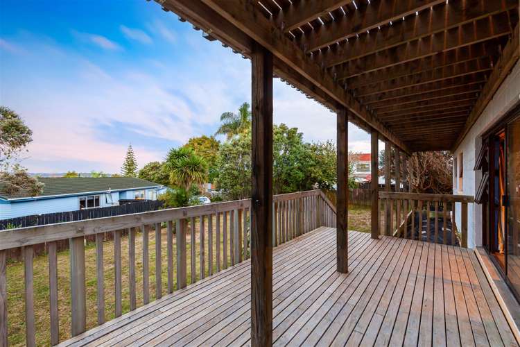 212 Royal Road Massey_18