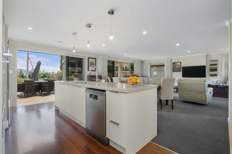 17 Ballantyne Way Aongatete_2