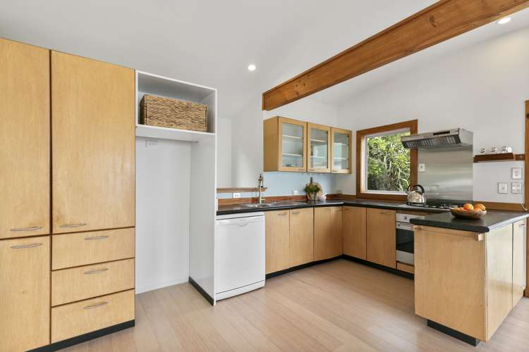 32 Owhiro Bay Parade Owhiro Bay_10