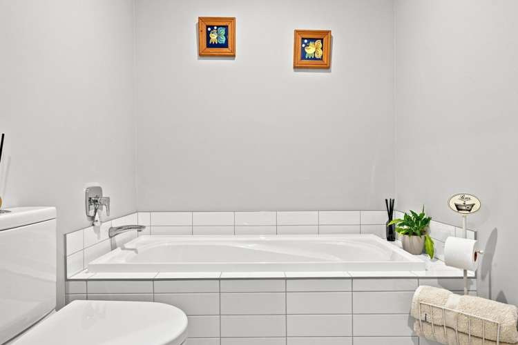 18 Brian Keogh Lane Wigram_16