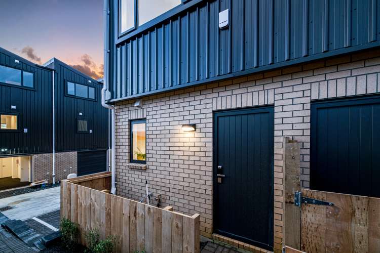 4/50 Newington Road Henderson_12