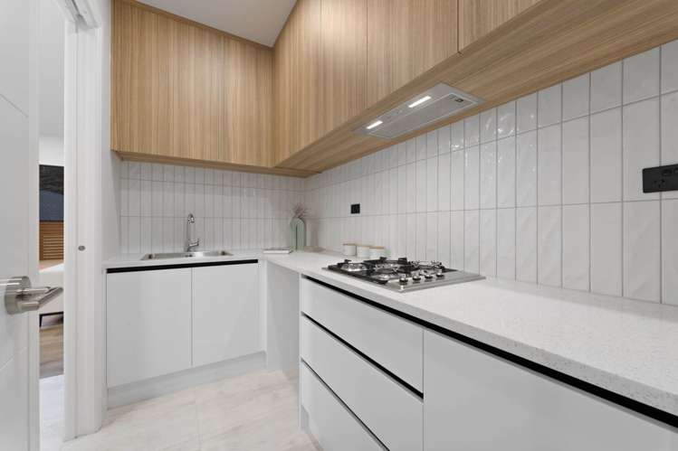 6 Barrel Crescent Swanson_10