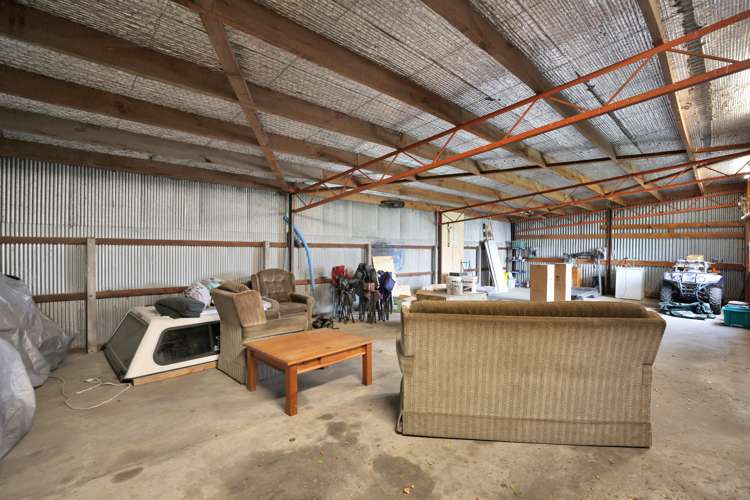 847 Boundary Road Willowby_24