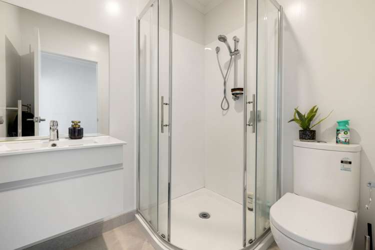 13/13 Vialou Street Hamilton Central_18