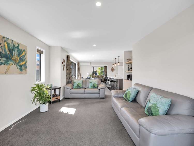 10 Petunia Drive Wigram_12