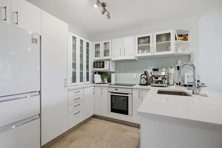 1/111 Santa Monica Drive (Pacific Palms)_5