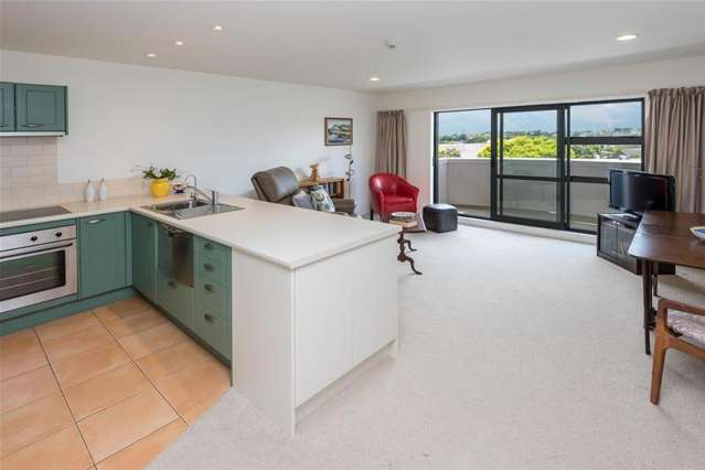 8/5 Cook Street Howick_4