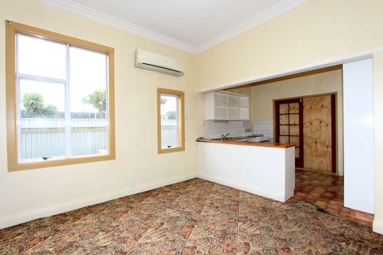 2 Herbert Street Gladstone_5