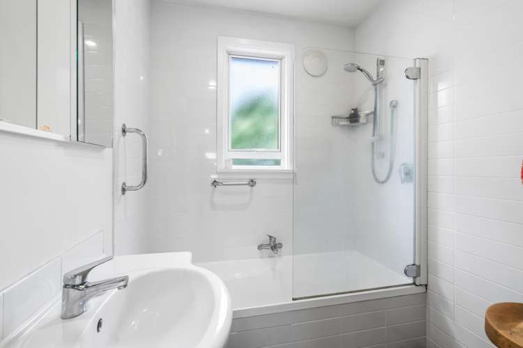 24 Bay View Road Moncks Bay_16