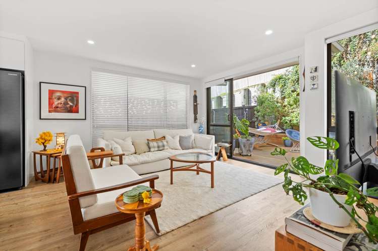 56 Seafarer Crescent Stanmore Bay_4