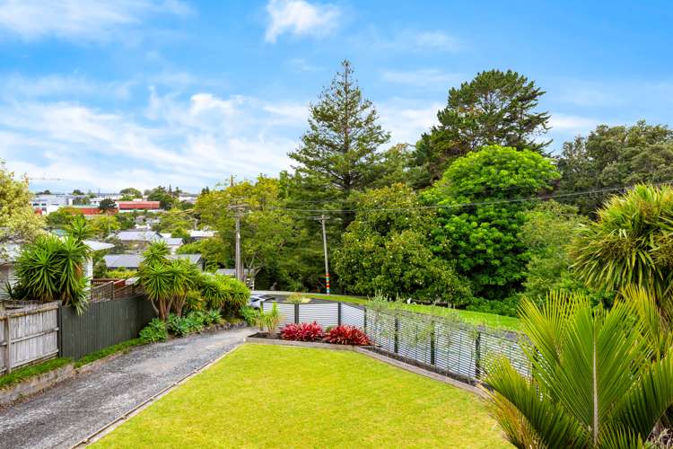 1 Malam Street Glen Eden_12