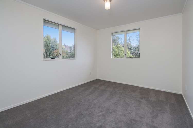 33 Hewlett Road Massey_15