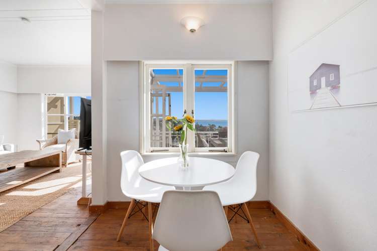 43 Surf Road Stanmore Bay_11