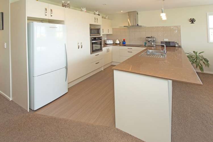 284 Alec Craig Way Gulf Harbour_10