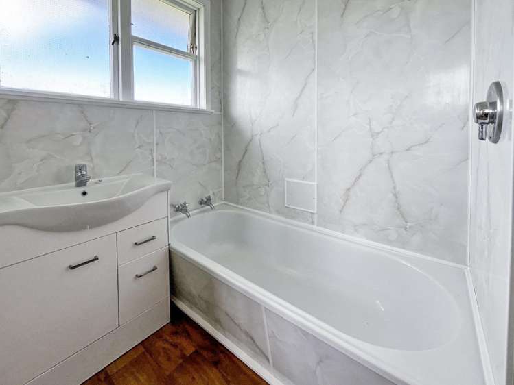 4 Devon Crescent 10985_4