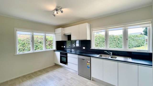 22b Kaipatiki Road Glenfield_4