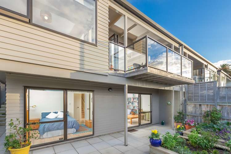 8/4 Curran Street Herne Bay_11