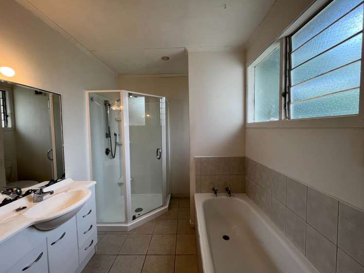 1366 Whangaparaoa Road Army Bay_7