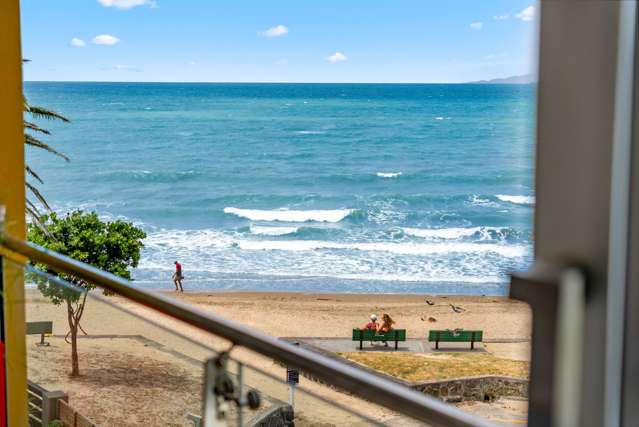 Seaviews, Sand, Secure & Superbly Located