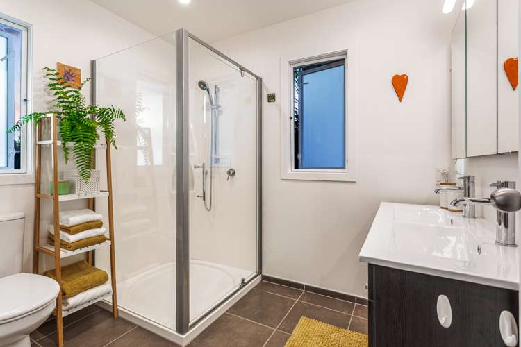 6 Sunnyview Road Greenhithe_14