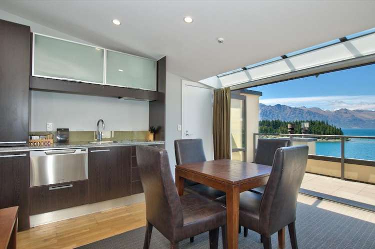 1005/34 Lake Esplanade Queenstown_11