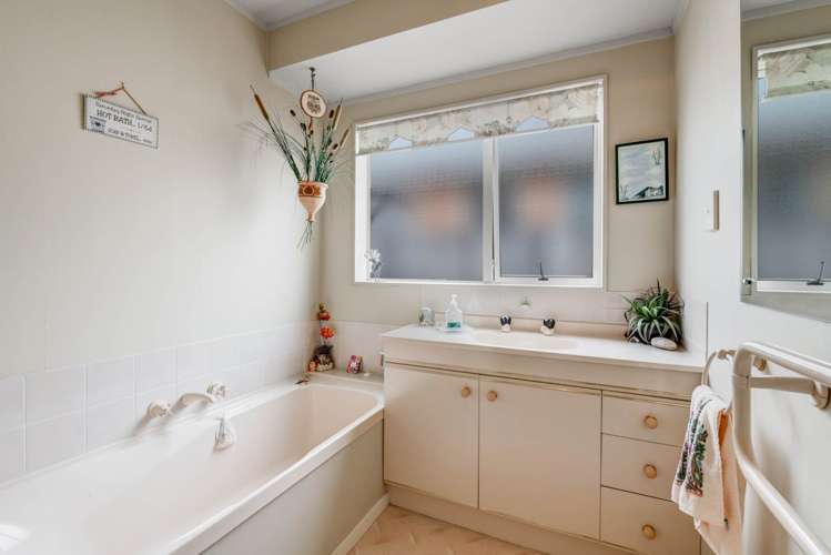 17 McGowan Place Orewa_15