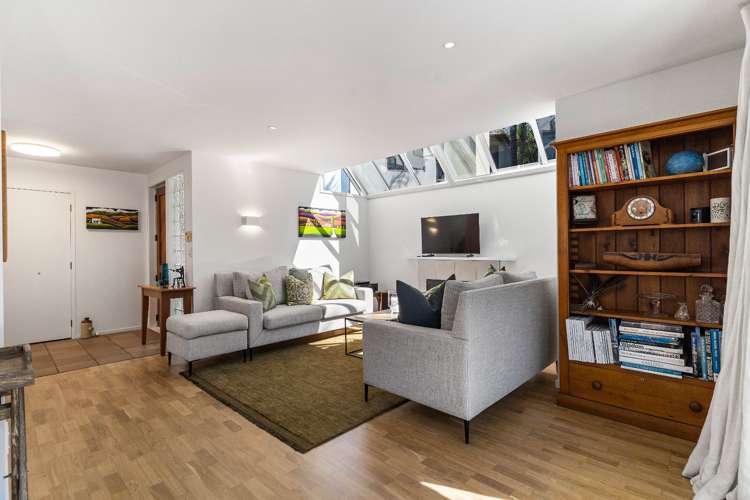 6A Sarsfield Street 1685_2