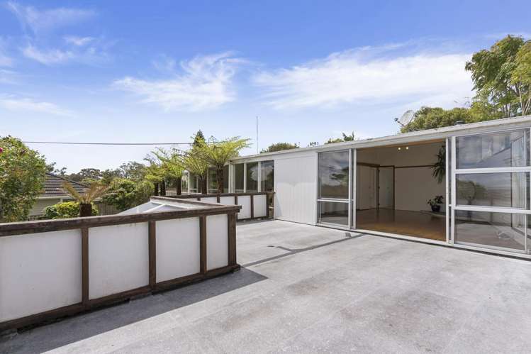 29 Highland Avenue Titirangi_17