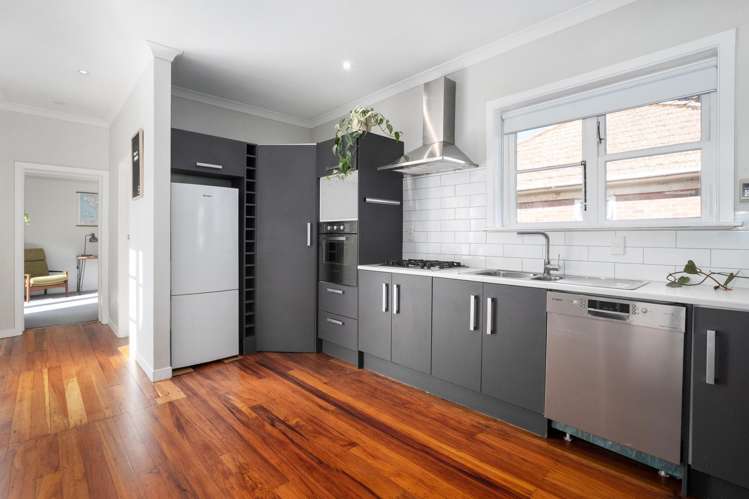 544 Broadway Strathmore Park_8