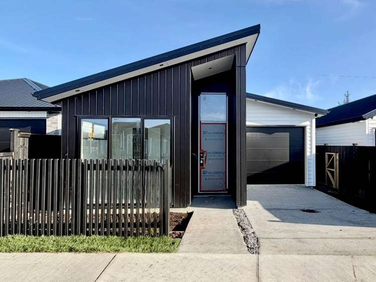 392 Te Taruna Drive_0