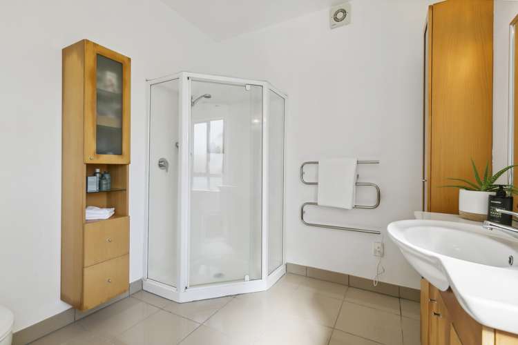 18b Pimble Avenue Karori_9